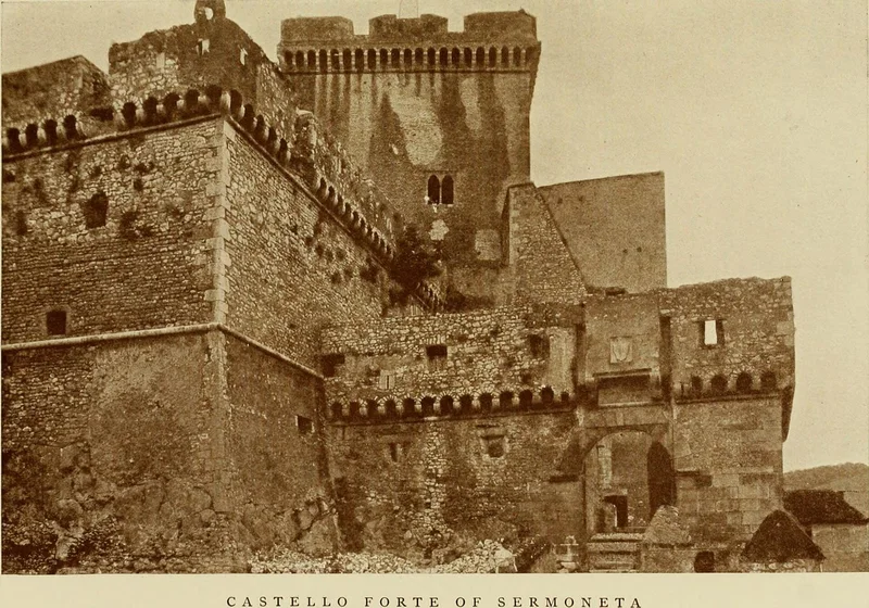 Le Castello Caetani à Sermoneta dans son environnement