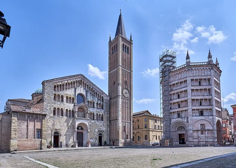 La cathédrale de Parme, façade romane