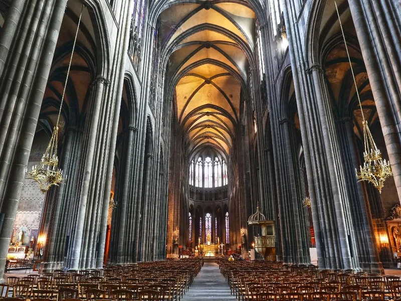 Cathédrale Notre-Dame-de-l'Assomption de Clermont-Ferrand — édifice religieux à Clermont-Ferrand (63), monument historique (Classé MH) — vue 2