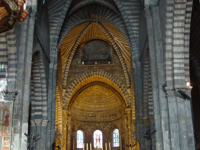 Cathédrale Notre-Dame d'Embrun — édifice religieux à Embrun (05), monument historique (Classé MH) — vue 2