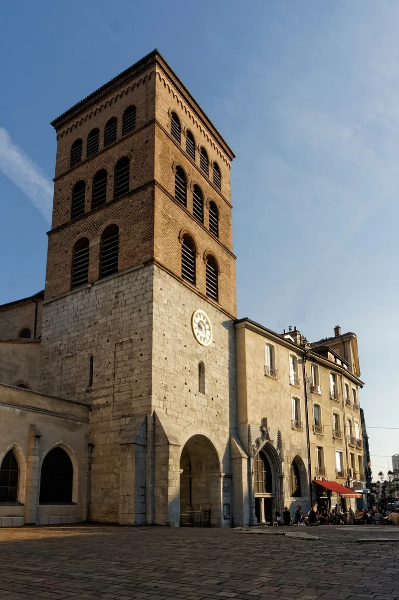 Cathédrale Notre-Dame de Grenoble — édifice religieux à Grenoble (Isère (38)) (38), monument historique (Classé MH)
