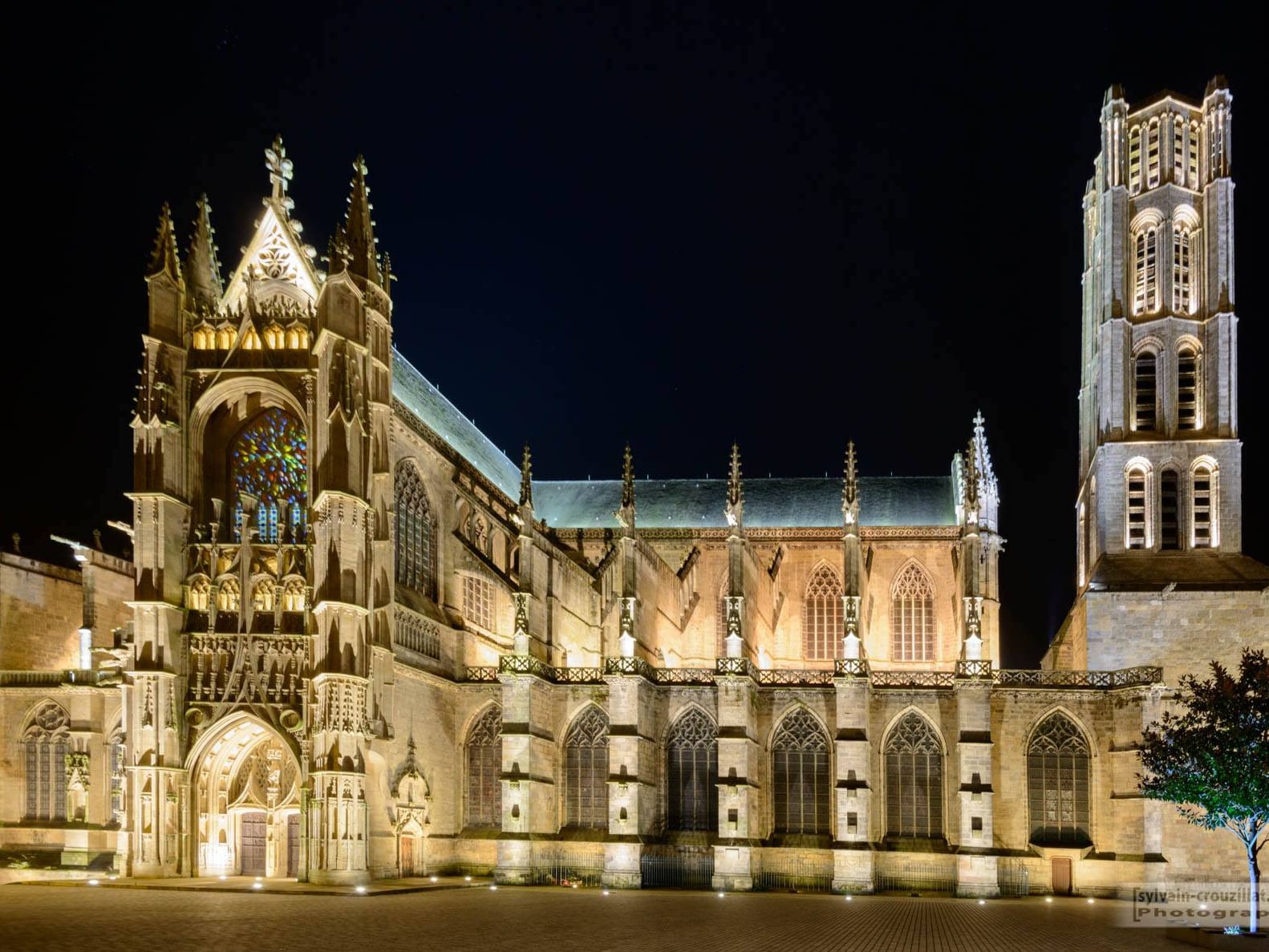 Cathédrale Saint-Étienne de Limoges — édifice religieux à Limoges (Haute-Vienne (87)) (87), monument historique (Classé MH)