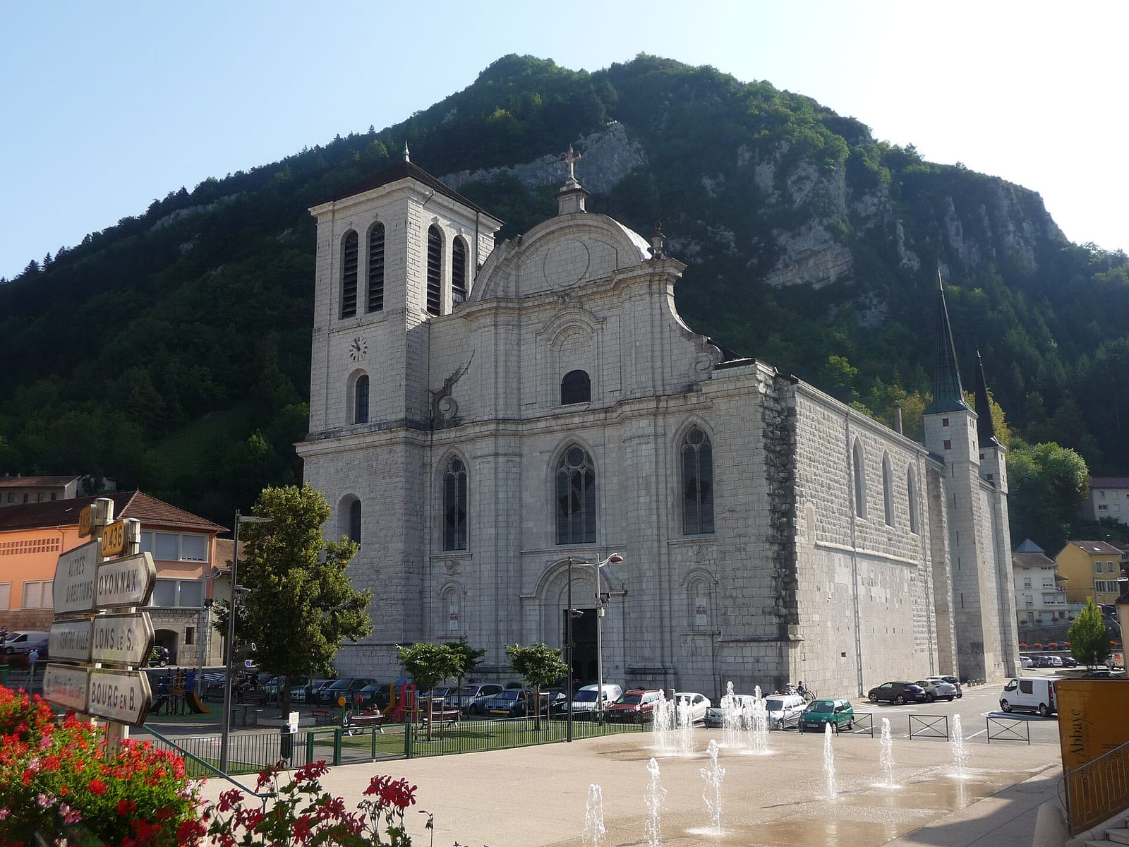 Cathédrale Saint-Pierre-Saint-Paul de Saint-Claude — édifice religieux à Saint-Claude (Jura (39)) (39), monument historique (Classé MH)