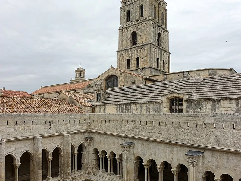 Cathédrale Saint-Trophime d'Arles — édifice religieux à Arles (13), monument historique (Classé MH) — vue 4