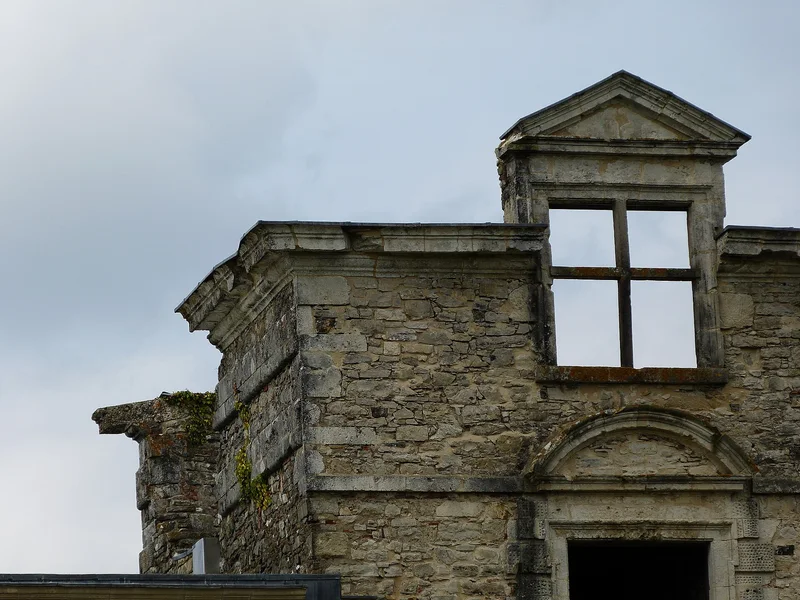 Château de Bidache (Bidache) Château de Bidache — château à Bidache, Pyrénées-Atlantiques, intérieur, classé mh