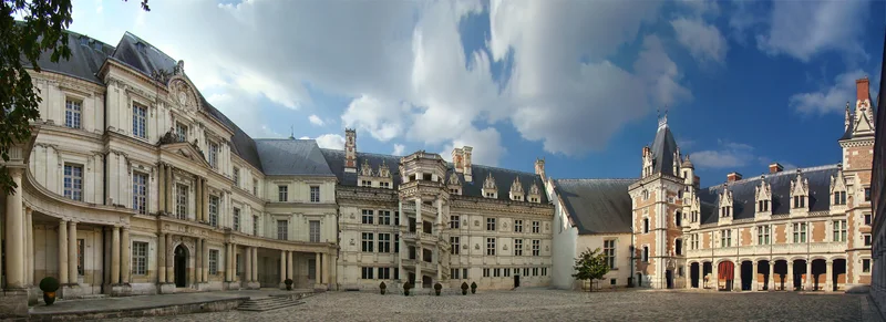 Château de Blois – aile Louis XII (Blois) Château de Blois – aile Louis XII — château à Blois, Loir-et-Cher, façade, classé mh