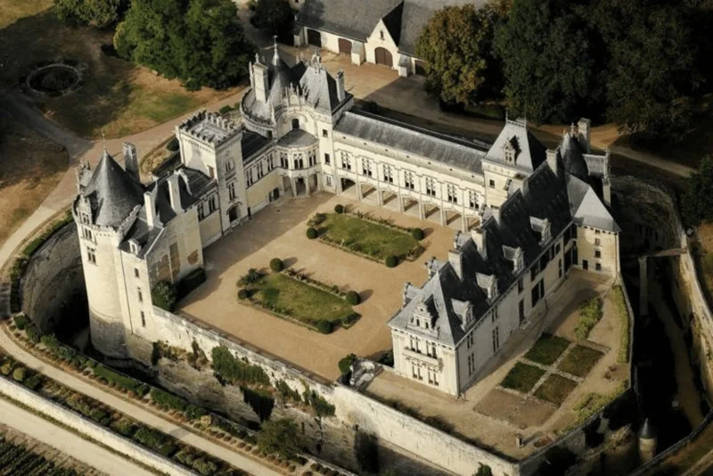 Château de Brézé — château à Brézé (49), monument historique (Classé MH) — vue 2