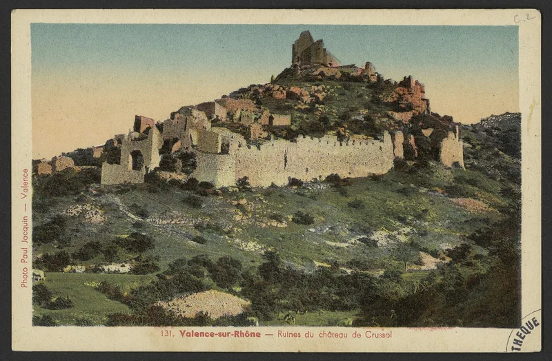 Château de Crussol – ruines — château à Saint-Péray, Ardèche, vue de nuit, classé mh