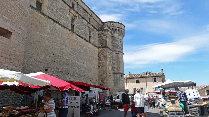 Château de Gordes — château à Gordes, Vaucluse, façade, classé mh