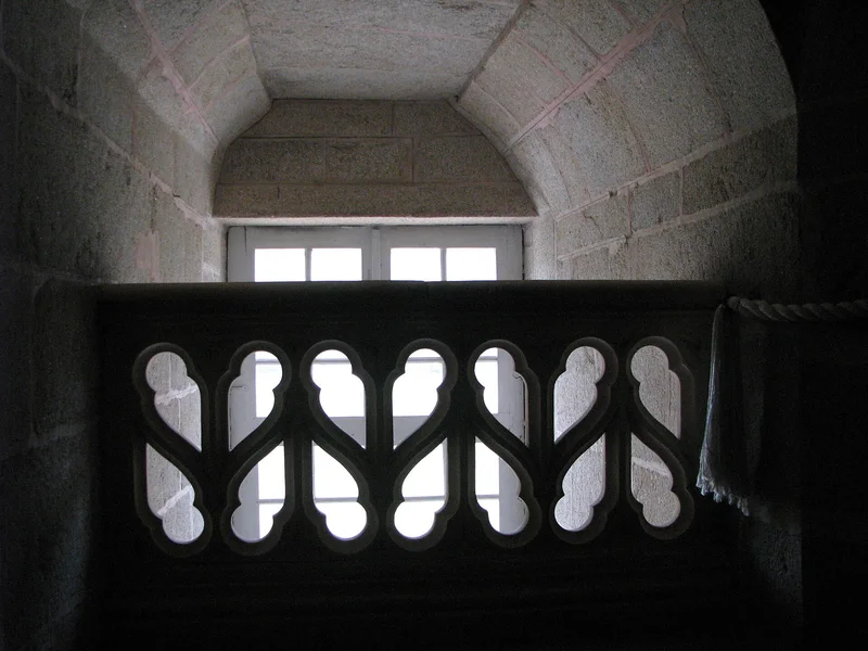 Château de Kerouzéré — château à Sibiril, Finistère, intérieur, classé mh
