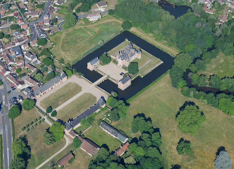 Château de la Ferté-Imbault — château à La Ferté-Imbault, Loir-et-Cher, intérieur, inscrit mh