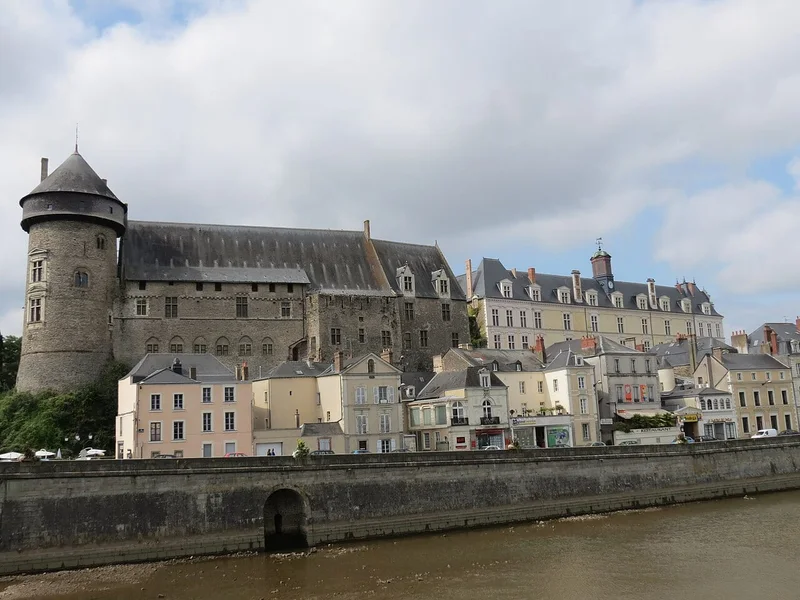 Château de Laval – logis neuf — château à Laval (53), monument historique (Classé MH) — vue 2