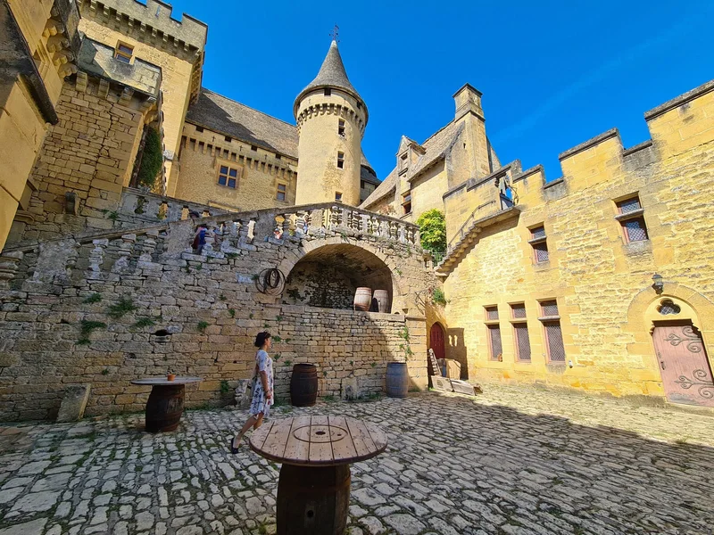 Château de Puymartin — château à Marquay (24), monument historique (Inscrit MH) — vue 2