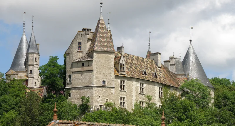 Château de Rochepot — château à La Rochepot, Côte-d'Or, intérieur, classé mh