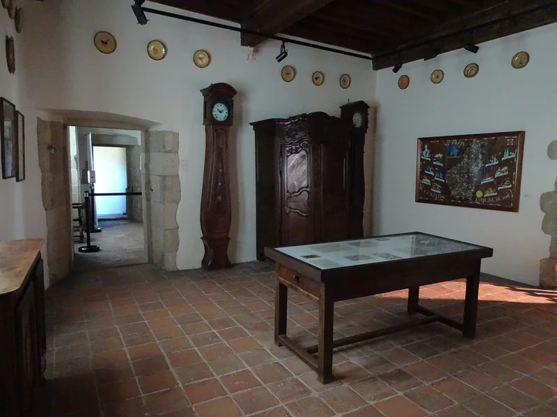 Château de Tournon-sur-Rhône — château à Tournon-sur-Rhône, Ardèche, intérieur, classé mh