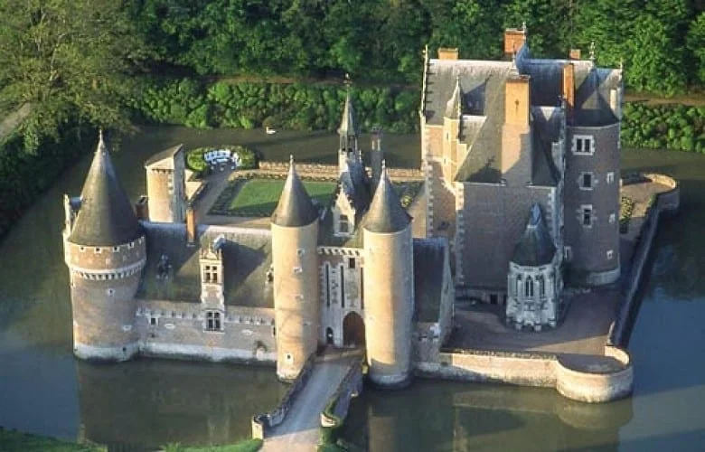 Château du Moulin — château à Lassay-sur-Croisne (41), monument historique (Classé MH) — vue 2