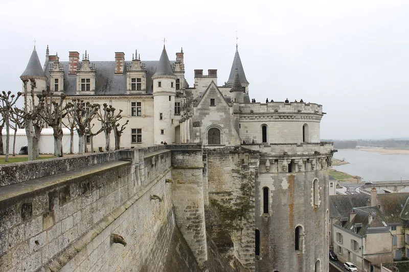 Château royal d'Amboise (Amboise) Château royal d'Amboise — château à Amboise, Indre-et-Loire, intérieur, classé mh