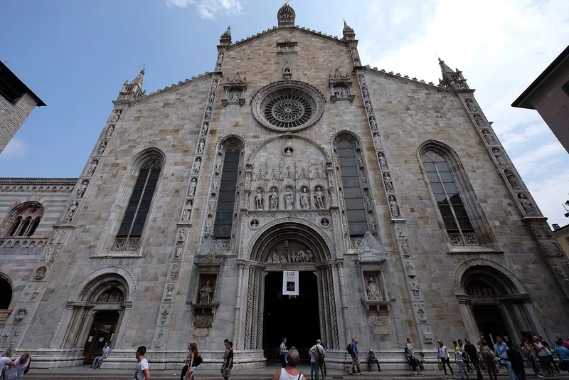 Façade de Le Duomo de Côme