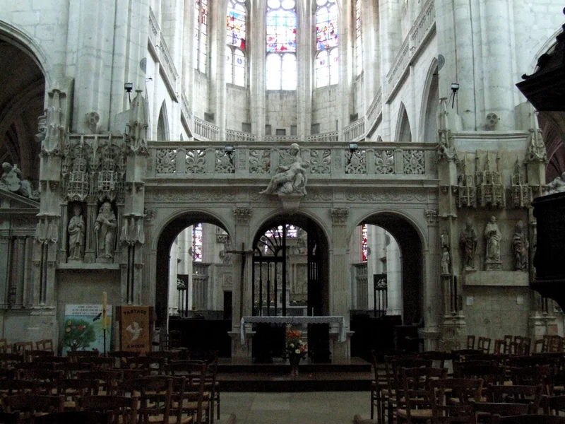 Église Notre-Dame de Saint-Florentin — édifice religieux à Saint-Florentin (89), monument historique (Classé MH) — vue 3