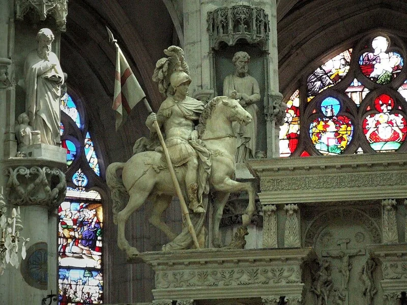 Église Notre-Dame de Saint-Florentin — édifice religieux à Saint-Florentin (89), monument historique (Classé MH) — vue 4