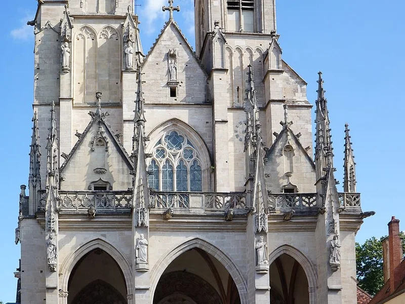 Collégiale Notre-Dame de Semur-en-Auxois — édifice religieux à Semur-en-Auxois (21), monument historique (Classé MH) — vue 2