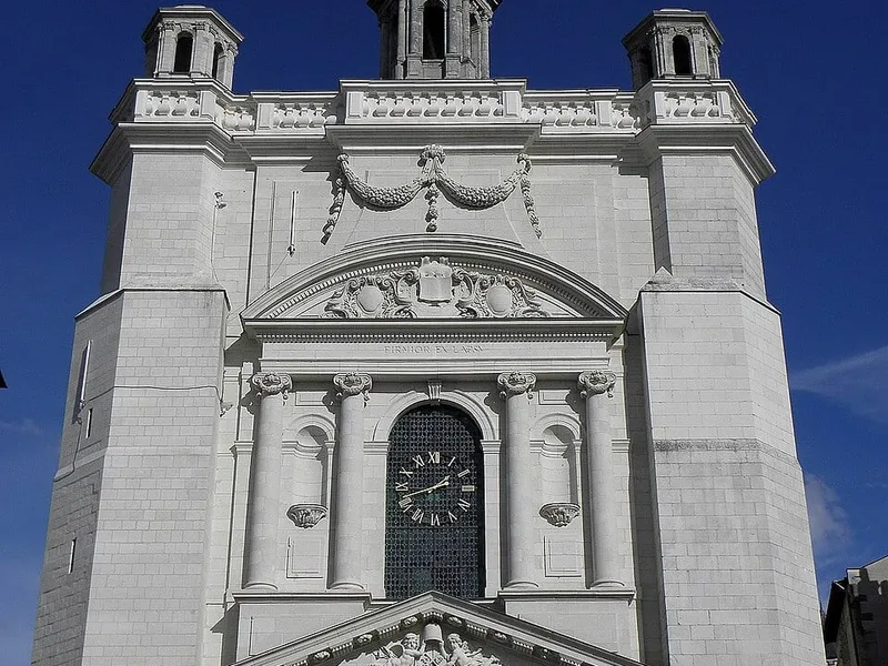 Église Saint-Pierre de Saumur
