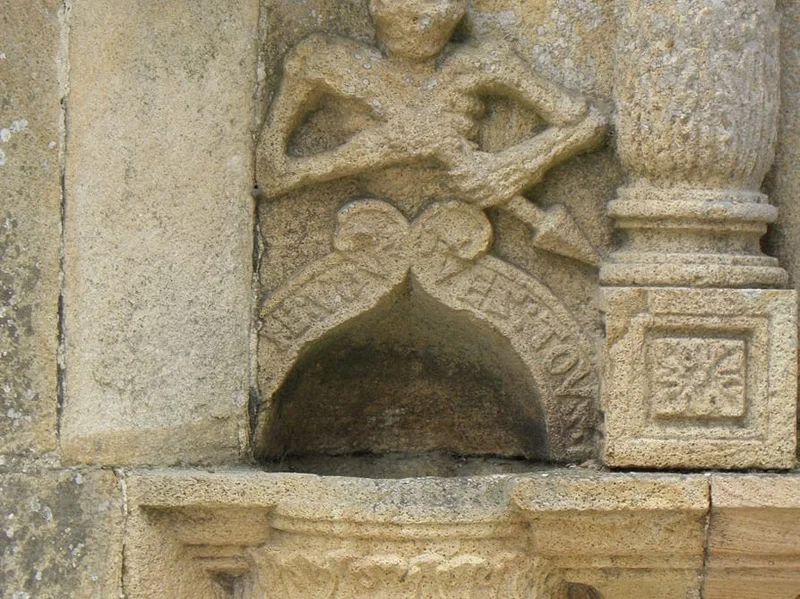 Église Saint-Yves de La Roche-Maurice (enclos paroissial) — édifice religieux à La Roche-Maurice (29), monument historique (Classé MH) — vue 4