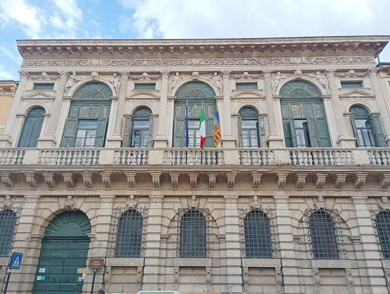 Vue de Le Palazzo Bevilacqua à Vérone (Michele Sanmicheli)