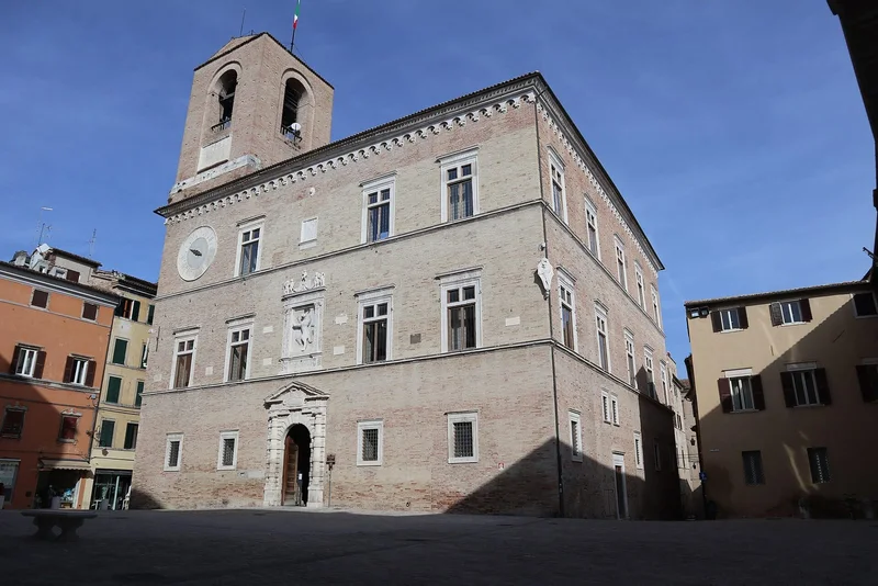 Façade de Le Palazzo della Signoria à Jesi (Francesco di Giorgio Martini)
