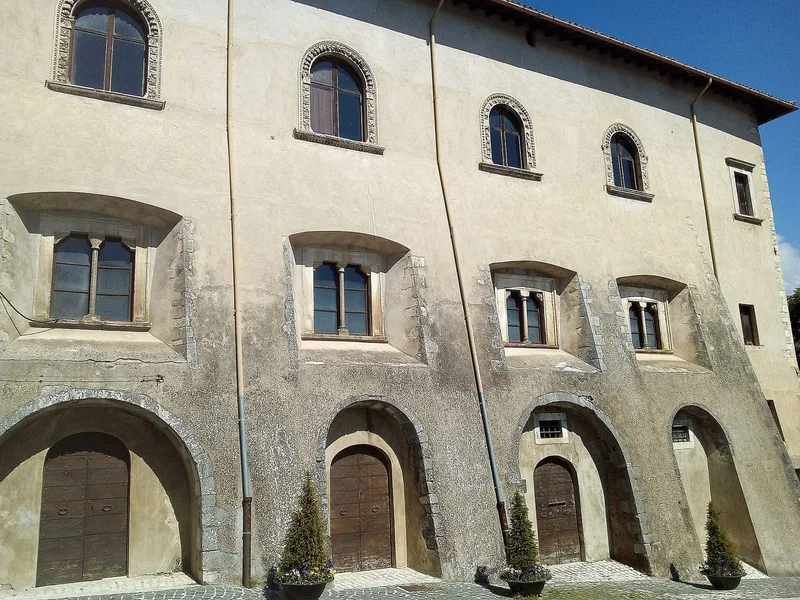 Vue de Le Palazzo Ducale de Tagliacozzo