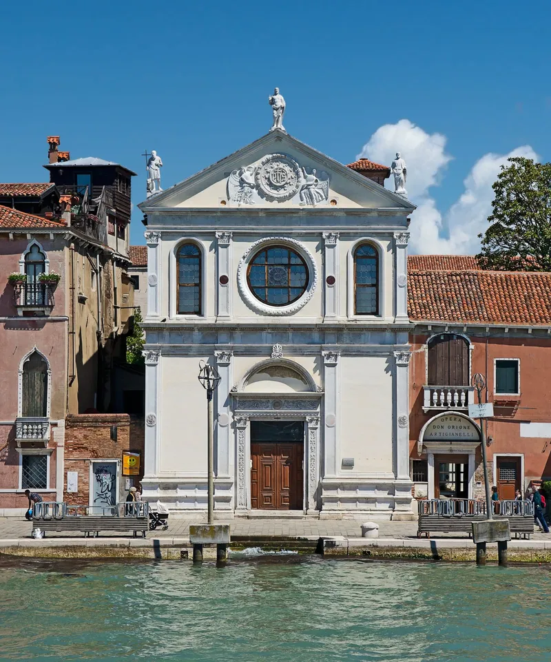 Façade Renaissance de l'église Santa Maria della Visitazione sur les Zattere à Venise