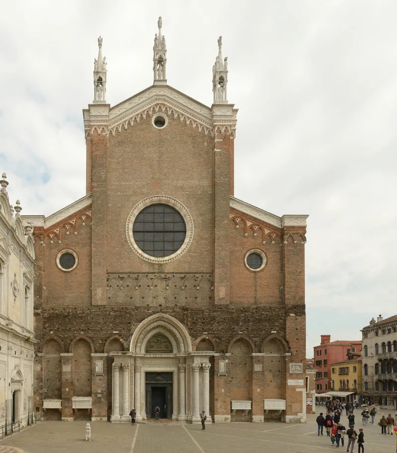 Façade de la basilique des Santi Giovanni e Paolo (San Zanipolo) à Venise