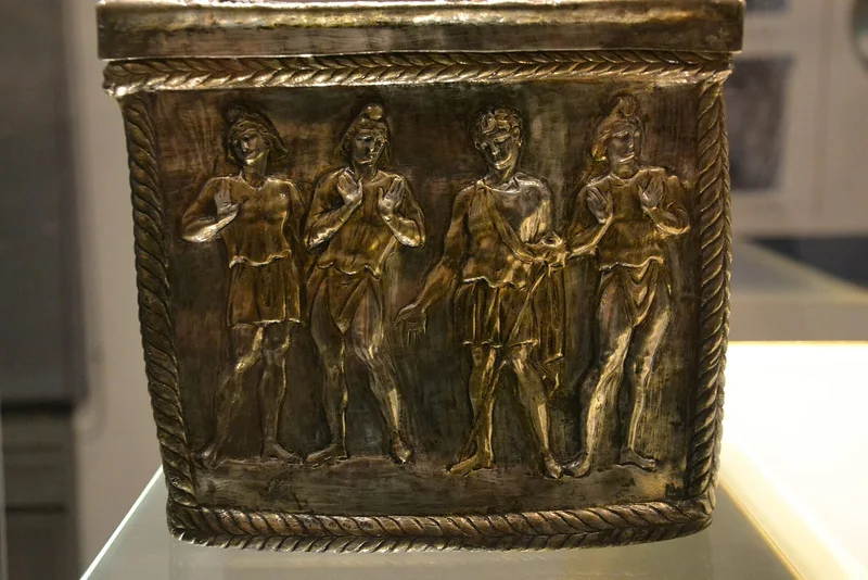 Intérieur de San Nazaro in Brolo et la Cappella Trivulzio (Milan)