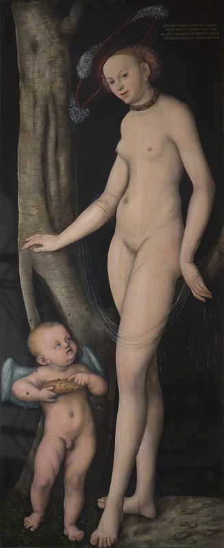 Vénus et l'Amour voleur de miel de Cranach : Vénus nue au grand chapeau à plumes, Cupidon à ses pieds tenant un rayon de miel.