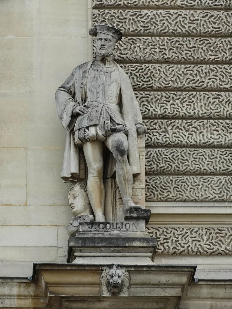 Bas-reliefs de Nymphes de la Fontaine des Innocents