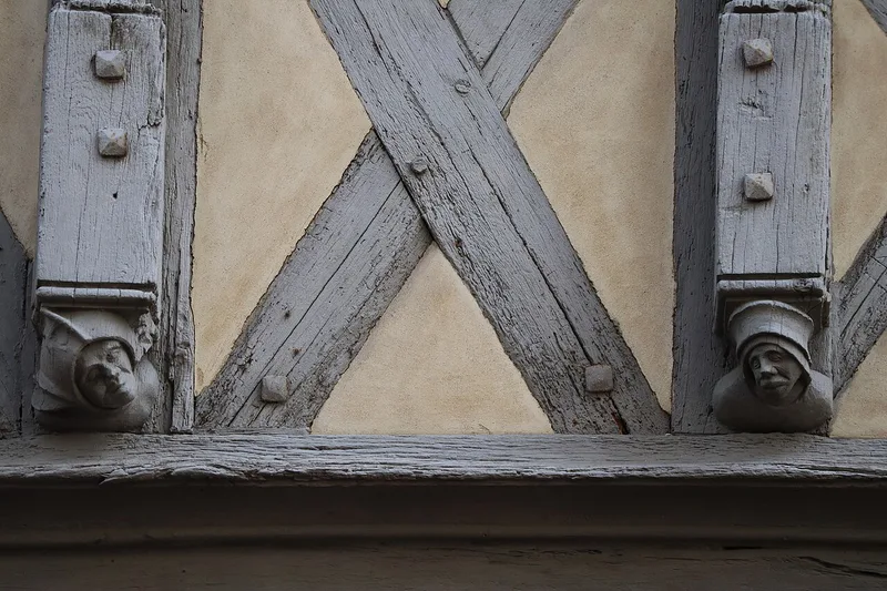 Façade sculptée de la Maison d'Adam