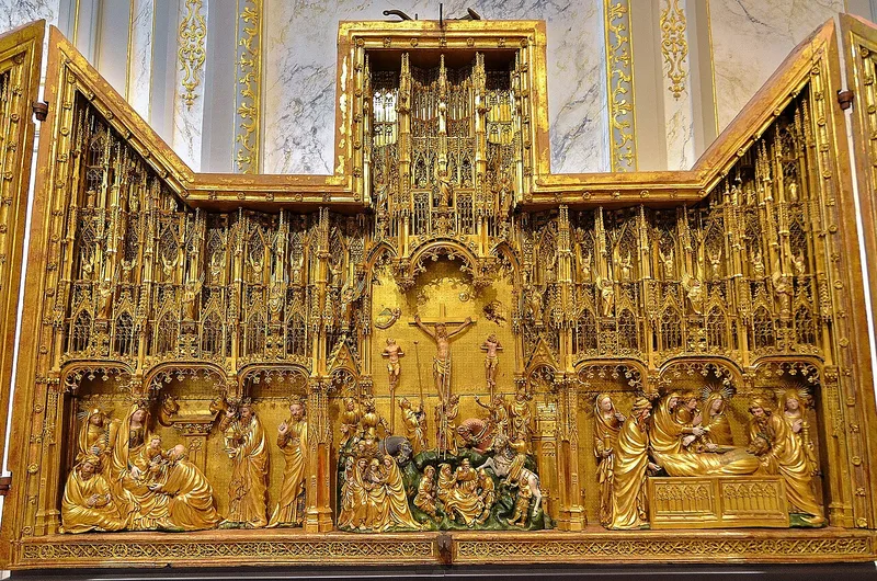 Retable de la Crucifixion (volets peints : Annonciation, Visitation, Présentation au Temple, Fuite en Égypte)